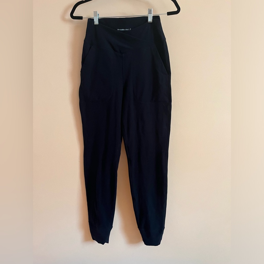 Abercrombie and Fitch sweatpants (S)